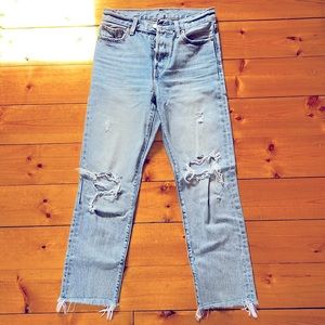 Vintage Levi’s Women’s Wedgie Fit, Button-fly, Ankle Length Ripped Jeans Size 26